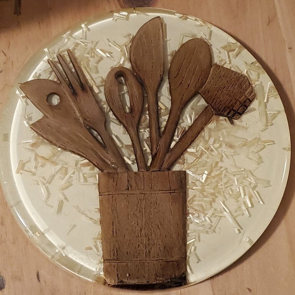 Vintage Lucite Acrylic Resin Round Kitchen Trivet 1970s 8" diameter Grannycore